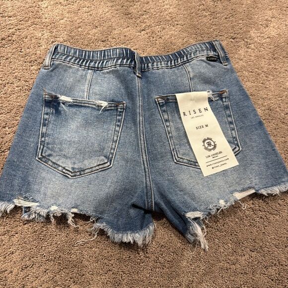 Risen! Elastic back waist shorts! Distressed bottom! Size 5/27 - Picture 2 of 6